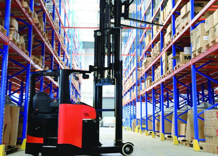 Xe Nâng Reach Truck