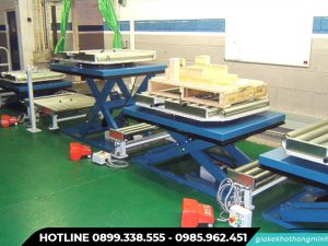 Bàn nâng thủy lực con lăn