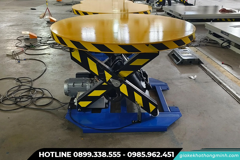 Bàn nâng thủy lực tròn
